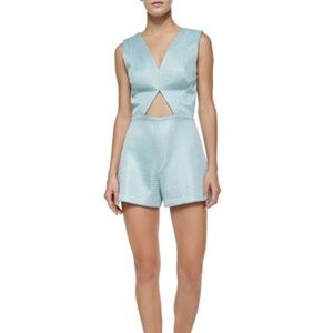 💋 HP 💋 NWT Alexis Cut Out Romper
